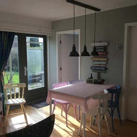 Vakantiehuisje Maartje Holiday home *
